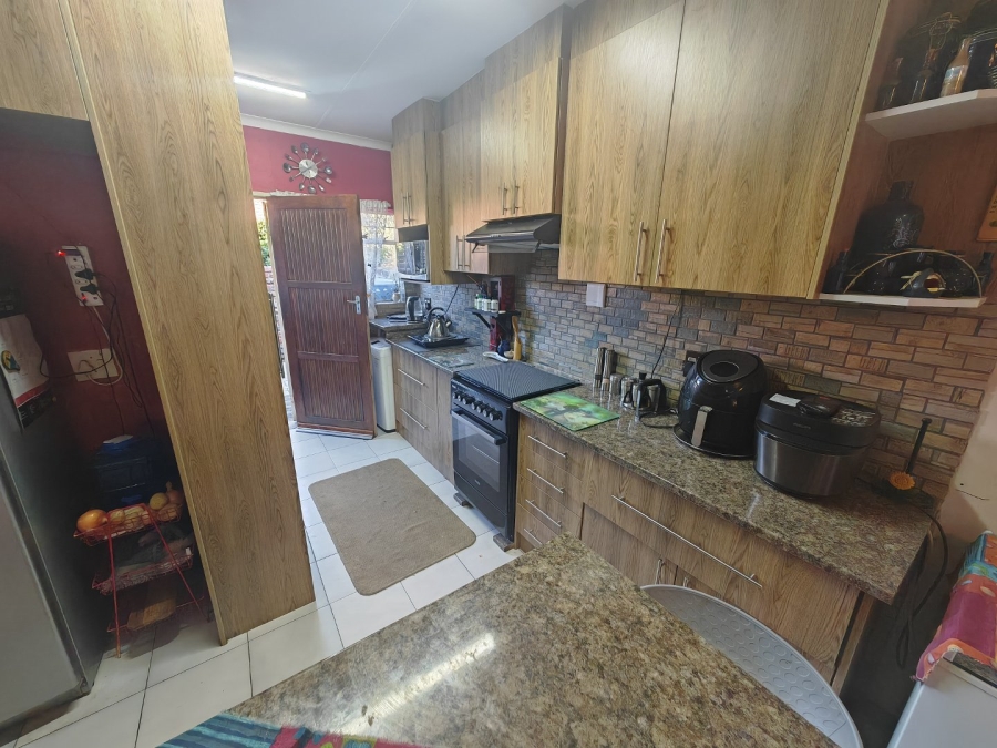2 Bedroom Property for Sale in Pellissier Free State